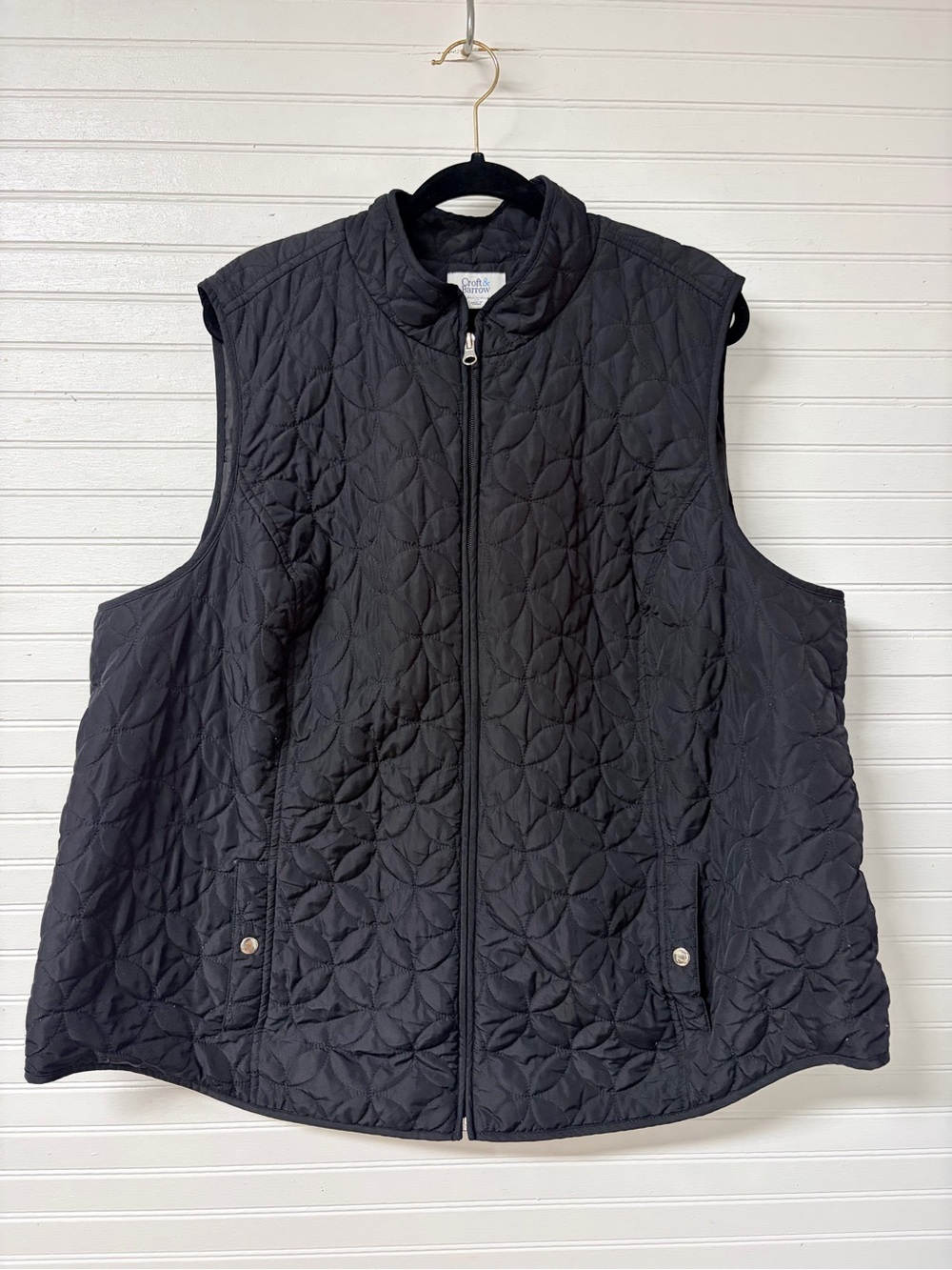 croft & barrow Black Quilted Vest with Floral Stitching